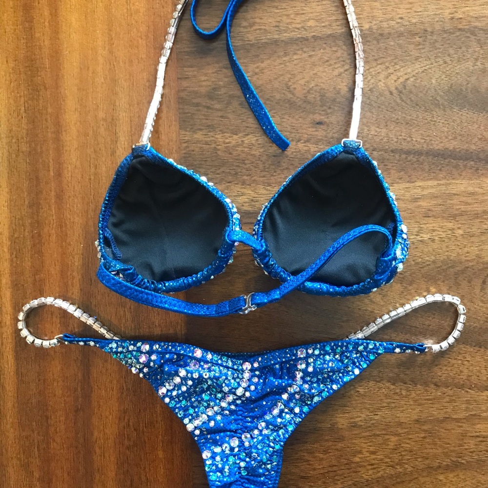 Competition Bikini - image 6
